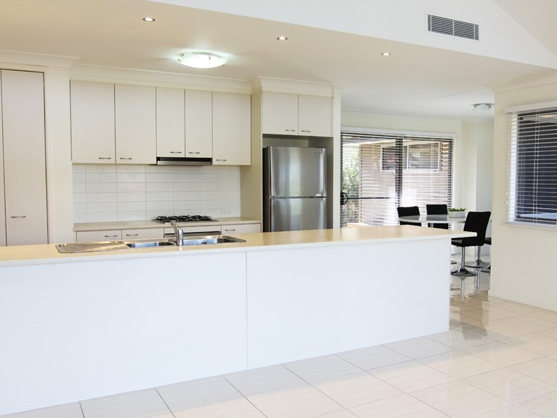 10 Torrevella Vista, Coombabah QLD 4216