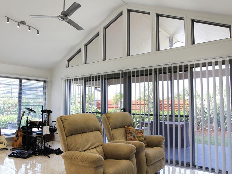 10 Torrevella Vista, Coombabah QLD 4216