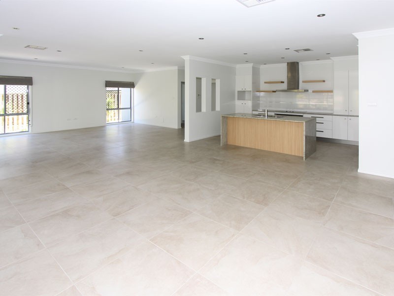 94 John Markwell Parade, Daisy Hill QLD 4127