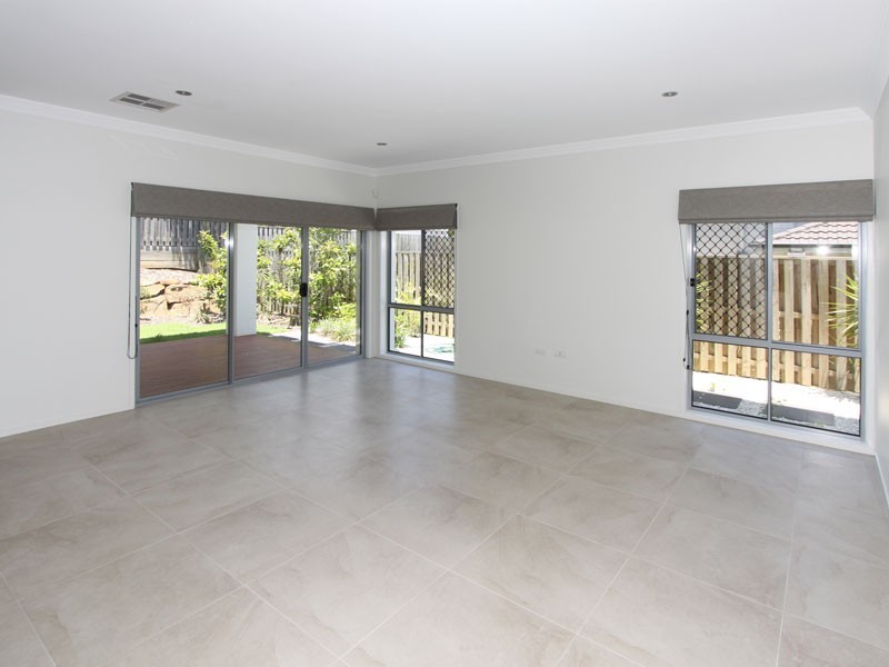 94 John Markwell Parade, Daisy Hill QLD 4127