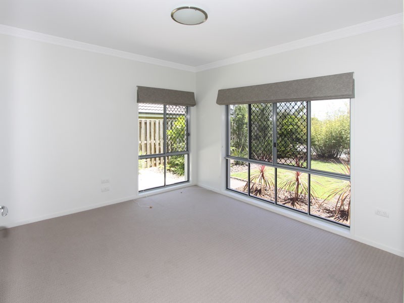 94 John Markwell Parade, Daisy Hill QLD 4127