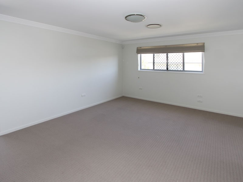 94 John Markwell Parade, Daisy Hill QLD 4127