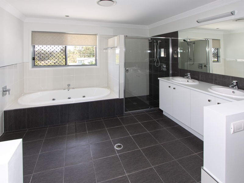 94 John Markwell Parade, Daisy Hill QLD 4127
