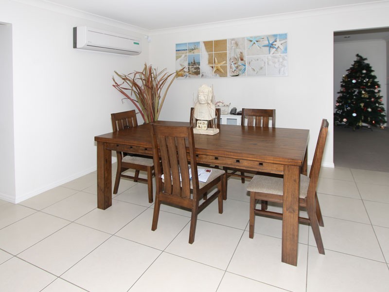 6 Dily Street, Hillcrest QLD 4118