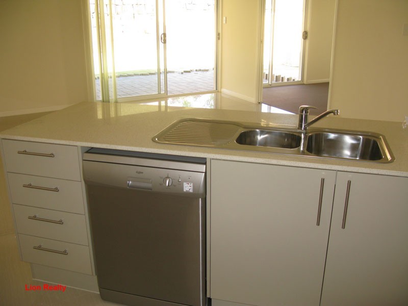 215 Park Edge Place, Redland Bay QLD 4165