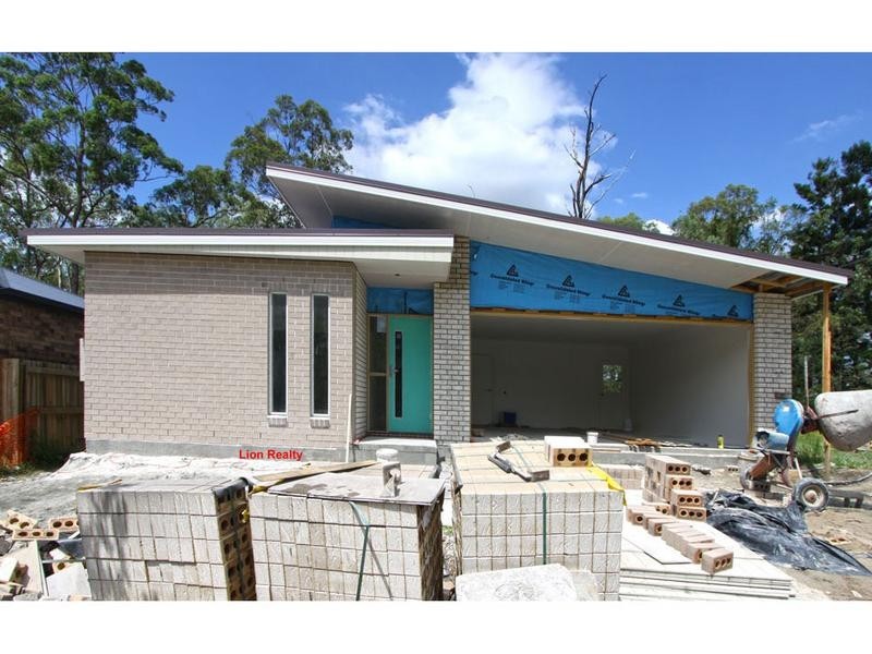 Oxley QLD 4075