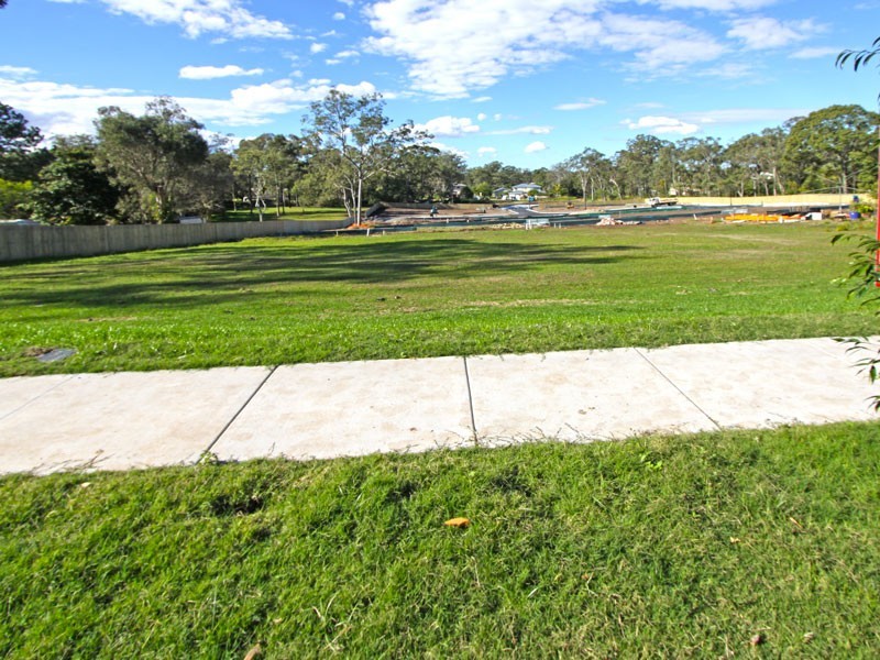 Oxley QLD 4075