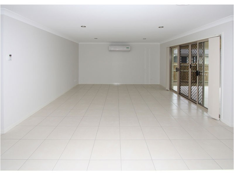 12 Dily Street, Hillcrest QLD 4118