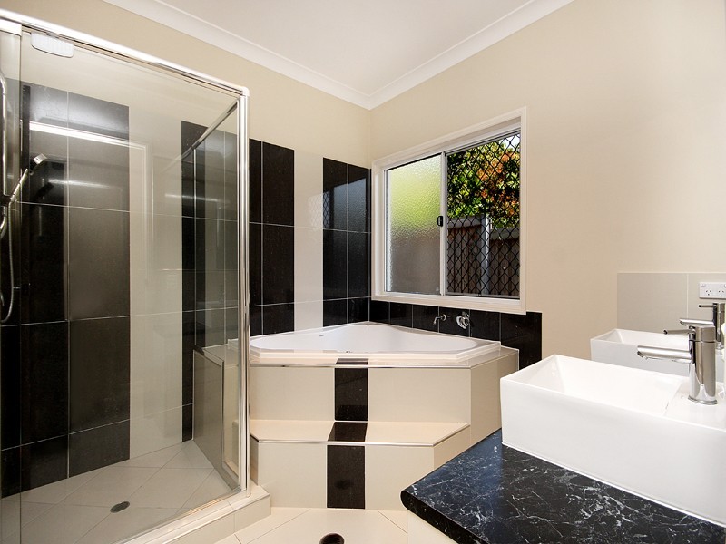 18 Perregreen Street, Doolandella QLD 4077