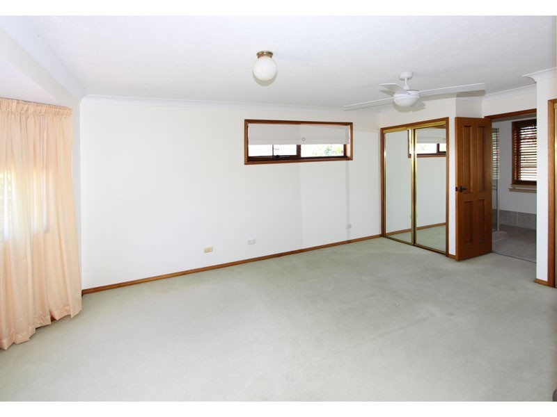 16 Tobin Street, Middle Park QLD 4074