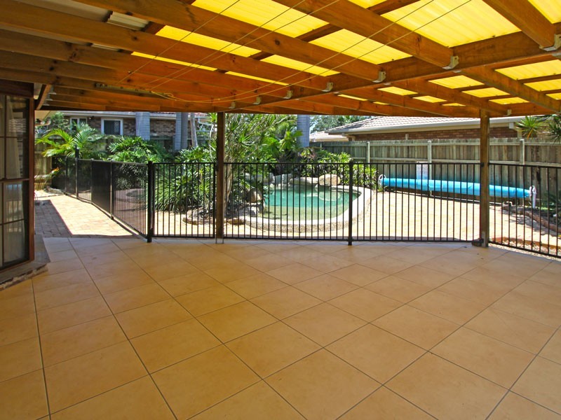 16 Tobin Street, Middle Park QLD 4074