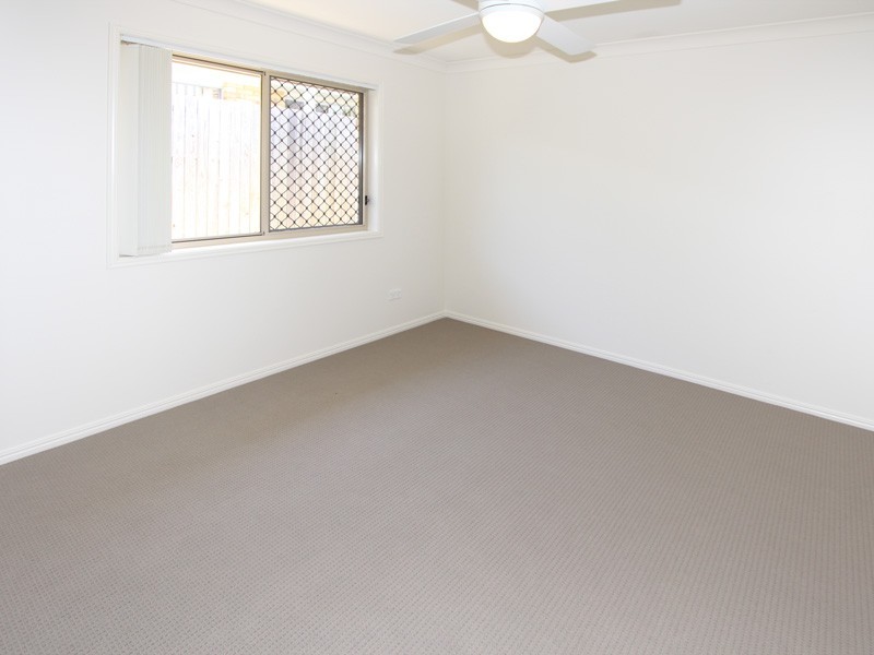 6 Dily Street, Hillcrest QLD 4118