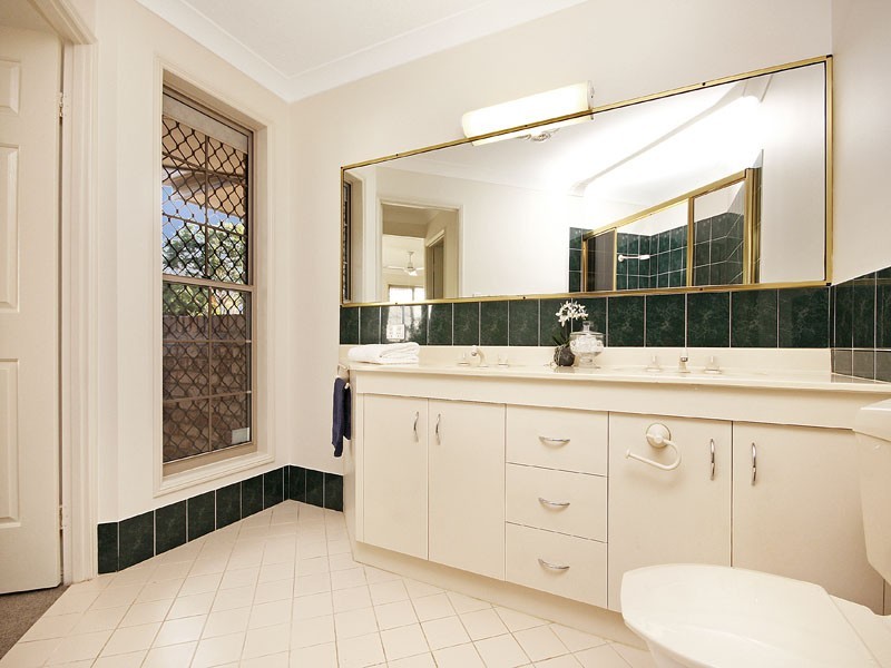 33 Renoir Crescent, Forest Lake QLD 4078