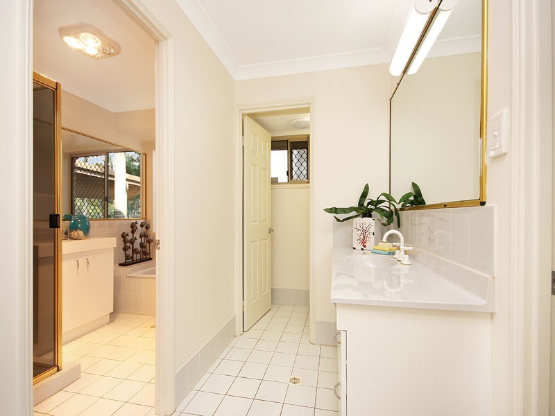 33 Renoir Crescent, Forest Lake QLD 4078