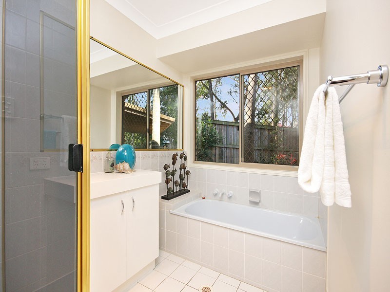 33 Renoir Crescent, Forest Lake QLD 4078