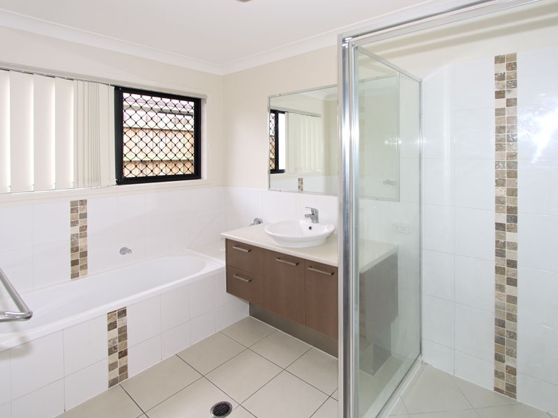 6 Anesbury, Doolandella QLD 4077