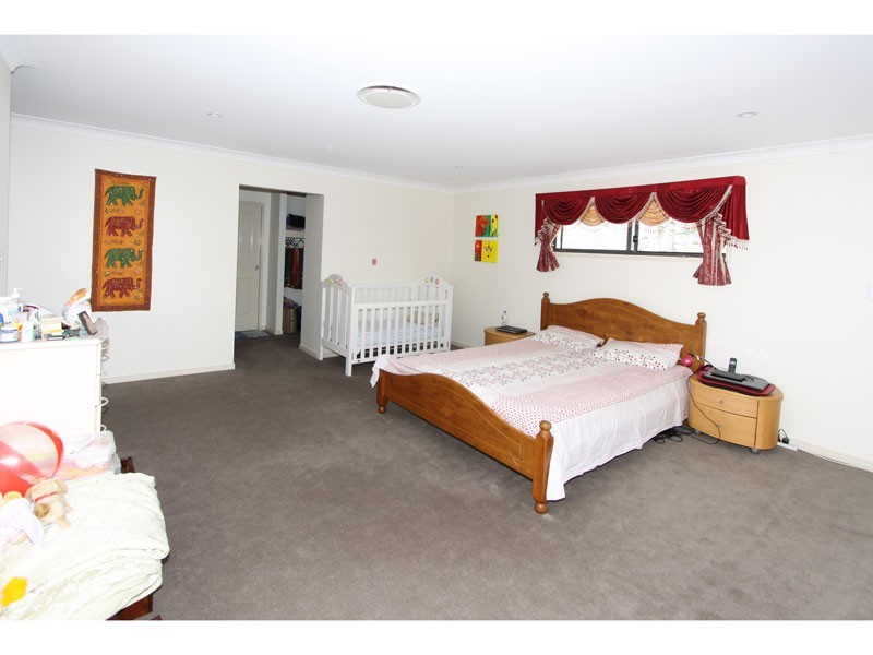 22 Colebrook Crescent, Doolandella QLD 4077