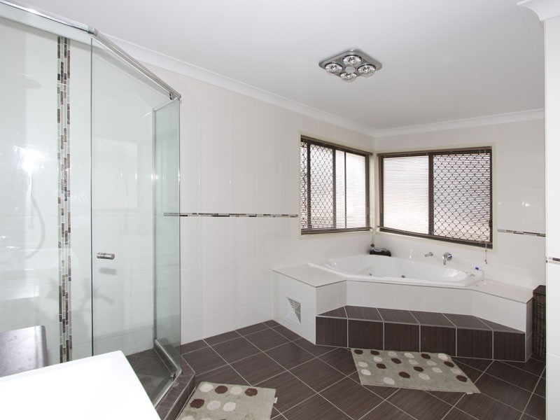 22 Colebrook Crescent, Doolandella QLD 4077