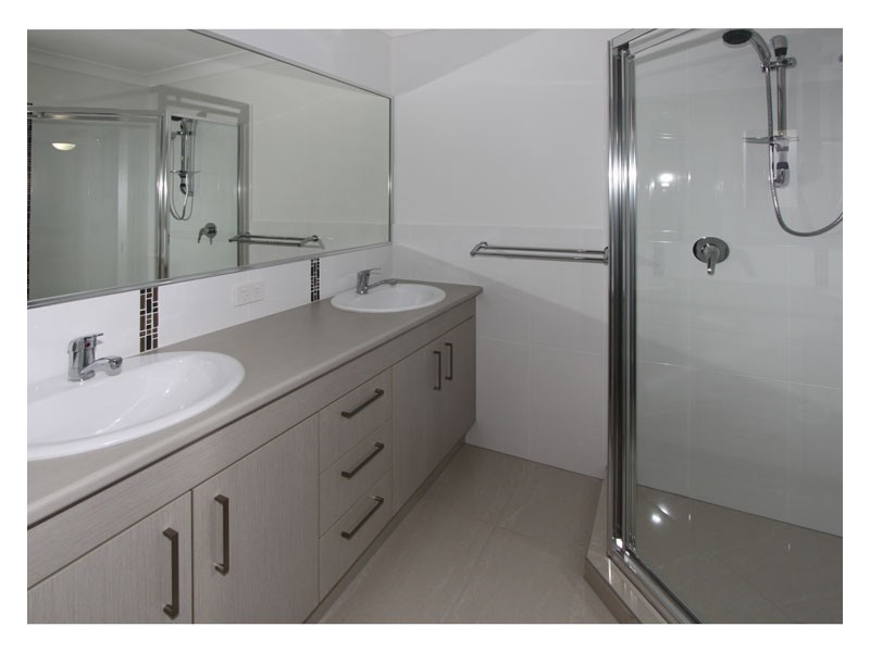 44 The Avenue, Heathwood QLD 4110