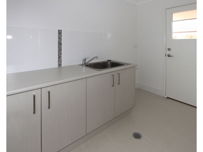 44 The Avenue, Heathwood QLD 4110