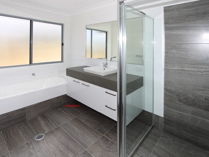 81 The Avenue, Heathwood QLD 4110