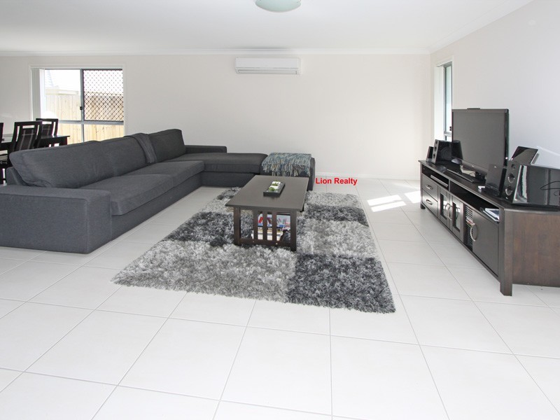 17 The Avenue, Heathwood QLD 4110