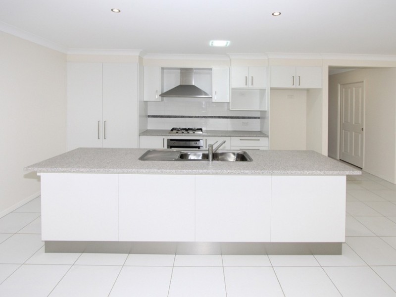 13 Colebrook Crescent, Doolandella QLD 4077
