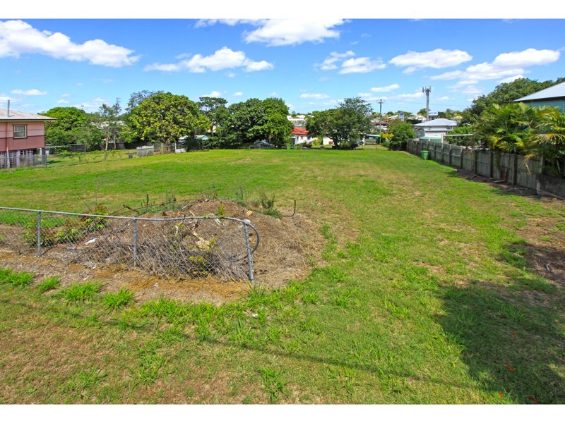 9 Pemberton Street, Booval QLD 4304
