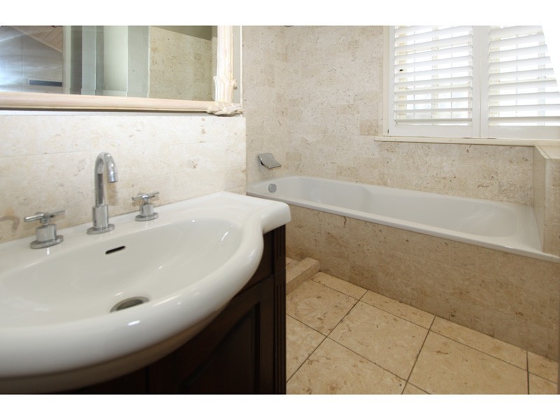 17 GOLDING STREET, Toowong QLD 4066