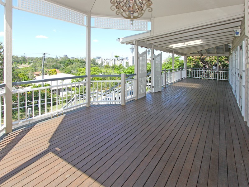 17 GOLDING STREET, Toowong QLD 4066
