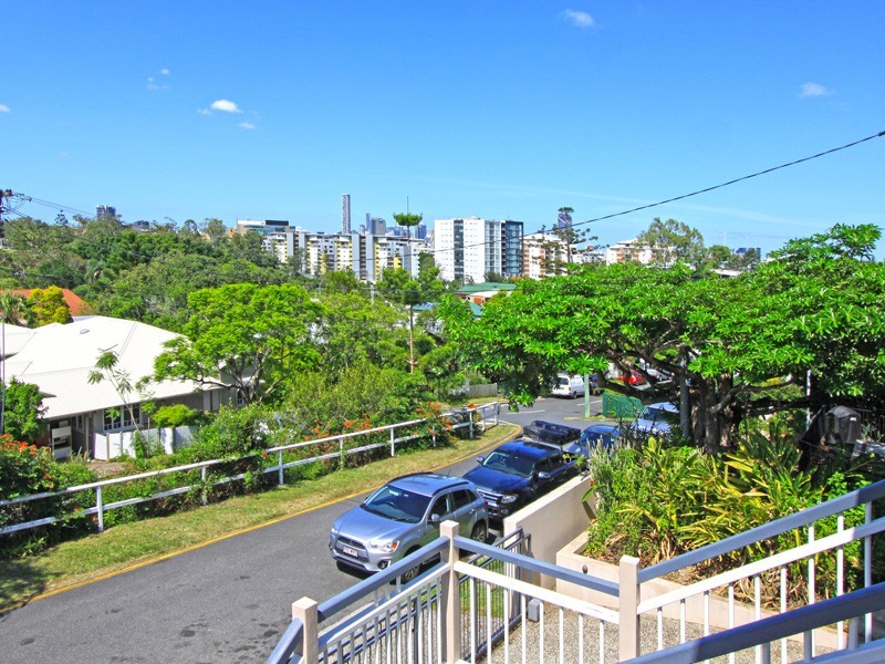 17 GOLDING STREET, Toowong QLD 4066