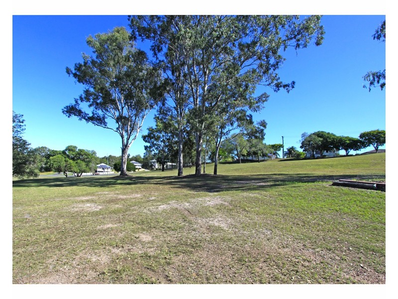 2 Johnstone Street, Sadliers Crossing QLD 4305