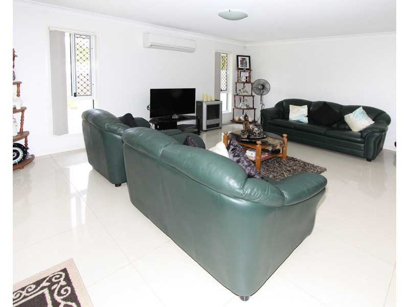 44 The Avenue, Heathwood QLD 4110