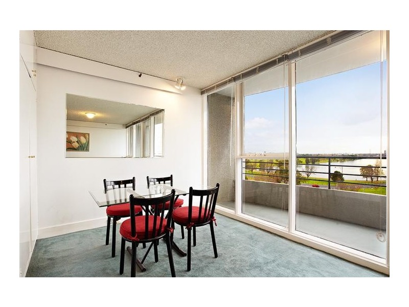 702/81 Queens Road, Melbourne VIC 3000