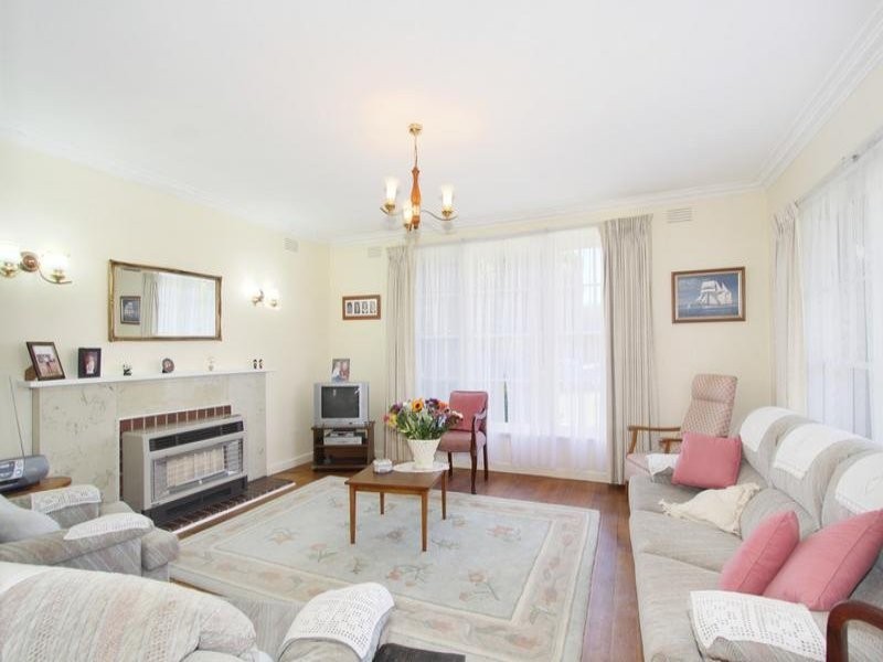 42 Risdon Drive, Notting Hill VIC 3168