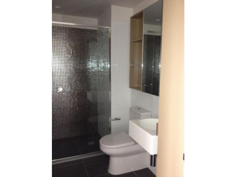 2012/33 Mackenzie Street, Melbourne VIC 3000