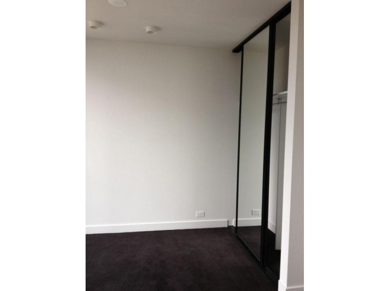 2012/33 Mackenzie Street, Melbourne VIC 3000