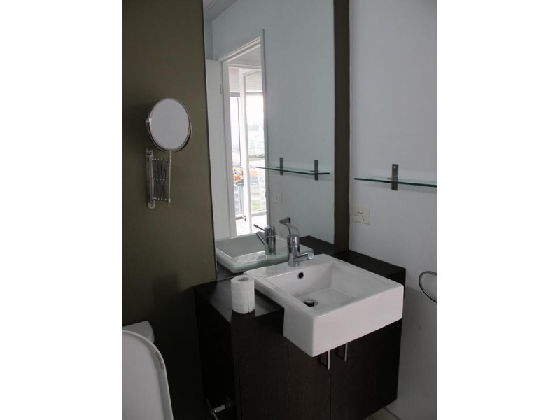 1306/483 Swanston Street, Melbourne VIC 3000