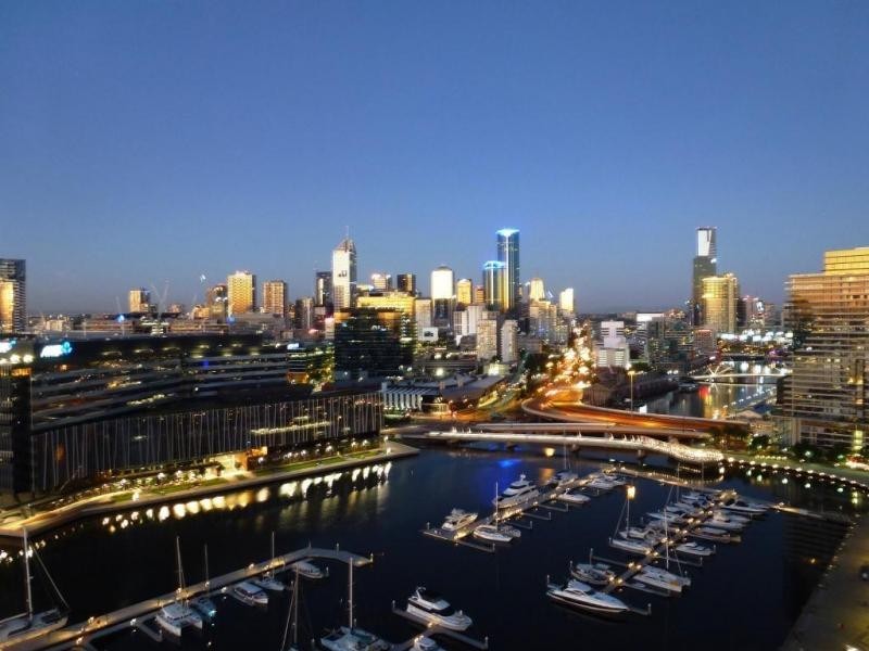 2502/1-13 Point Park Crescent, Docklands VIC 3008