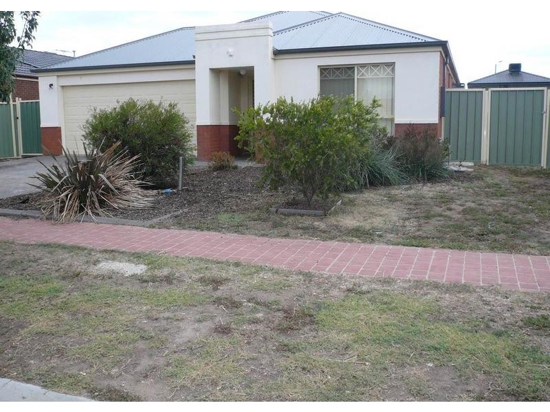 13 Castlewood Place, Point Cook VIC 3030