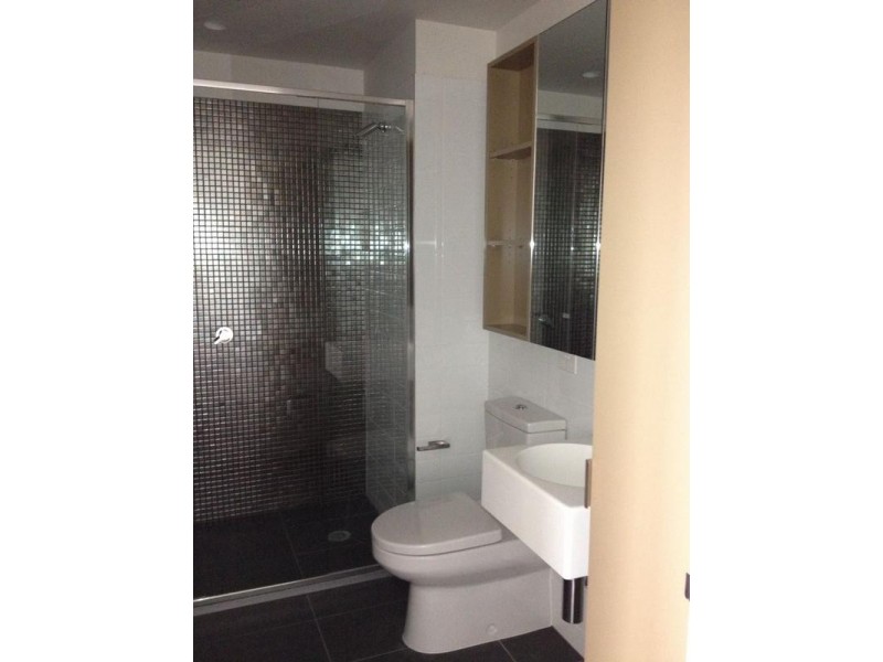 1712/33 Mackenzie Street, Melbourne VIC 3000