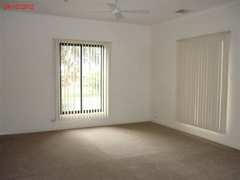 15 Chappell Drive, Watsonia North VIC 3087