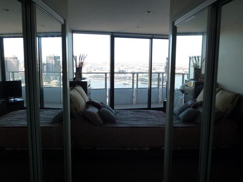 100 Harbour Esplanade – Large, Docklands VIC 3008