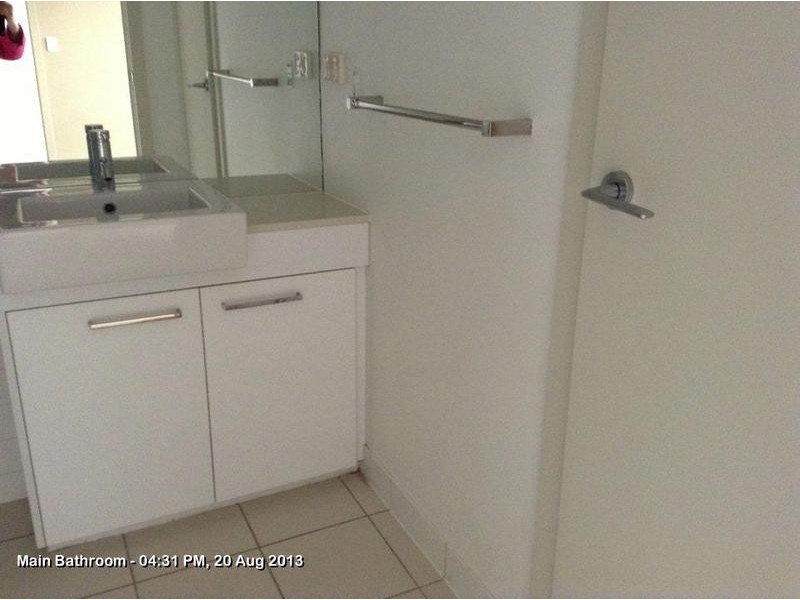 100 Harbour Esplanade, Docklands VIC 3008