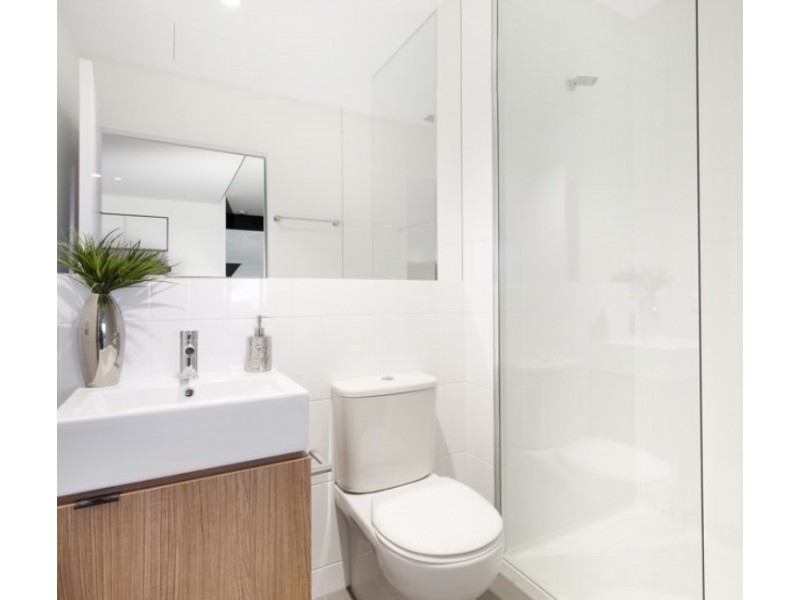 1.05/255 racecourse road, Kensington VIC 3031