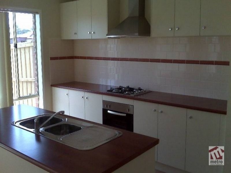 8 Fleetwood Drive, Doreen VIC 3754