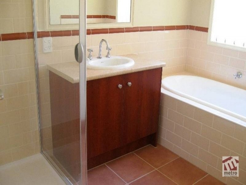 8 Fleetwood Drive, Doreen VIC 3754