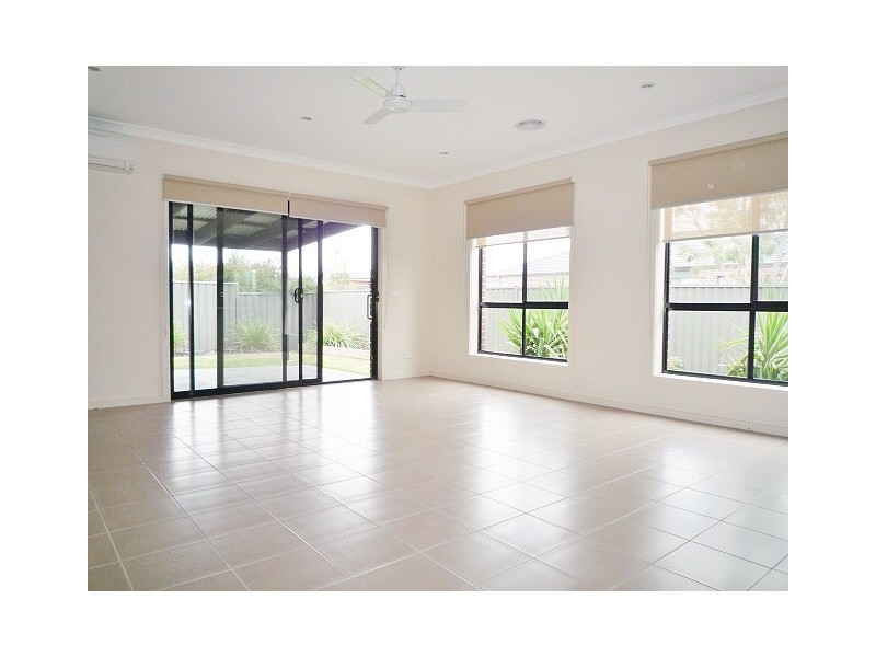 17 Borrack Crescent, Mernda VIC 3754