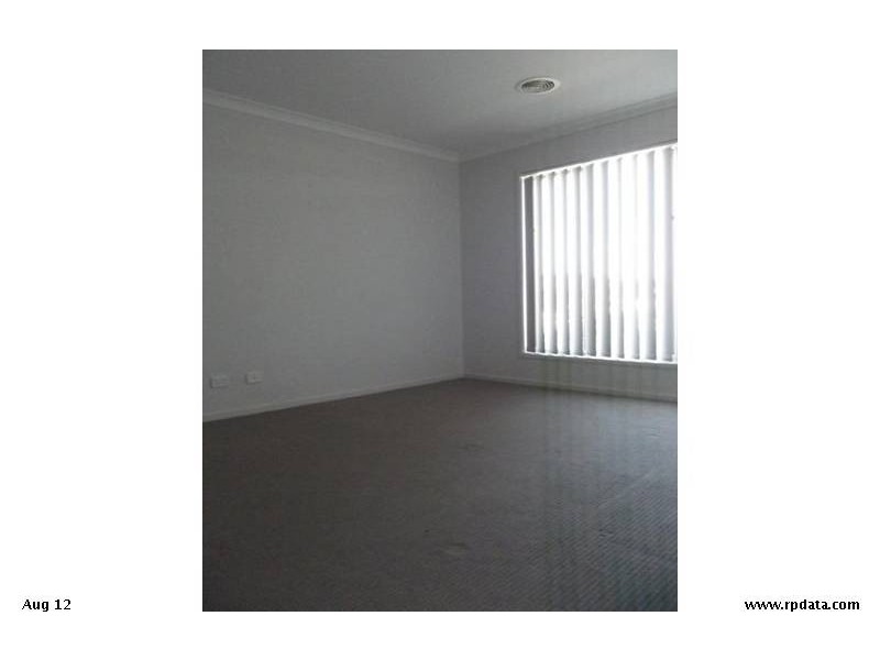 44 Saltbush Crescent, Brookfield VIC 3338