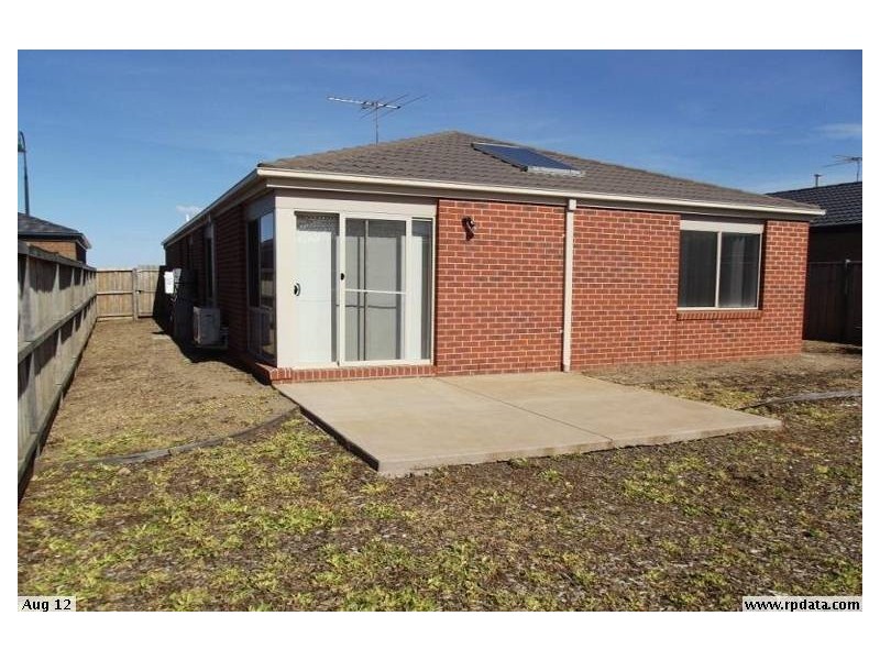 44 Saltbush Crescent, Brookfield VIC 3338